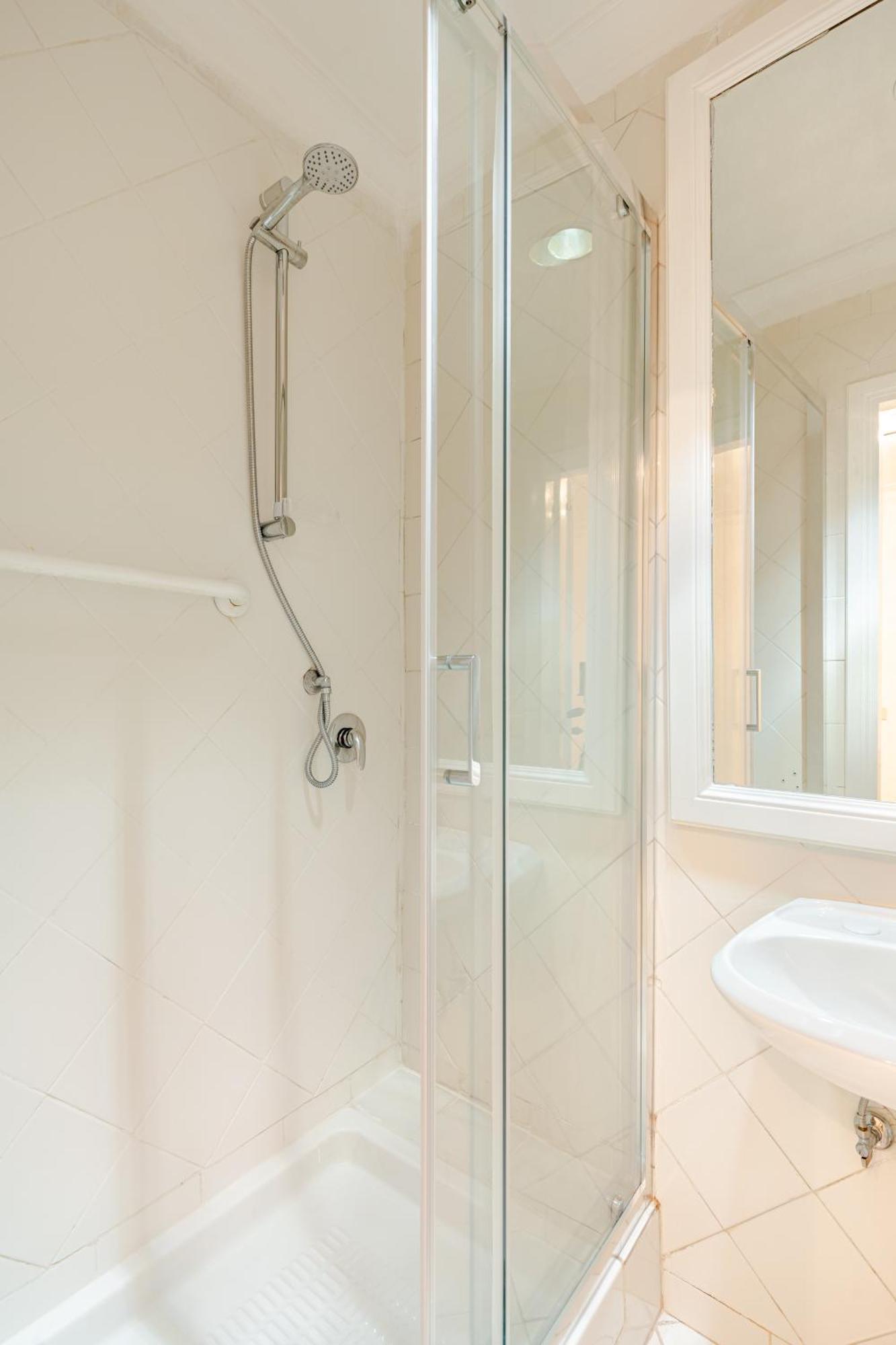 Casa Storica 4bdr Con Terrazza A Campo De Fiori Appartement
