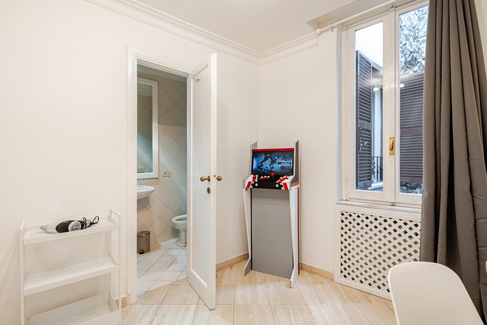 Casa Storica 4bdr Con Terrazza A Campo De Fiori Appartement *